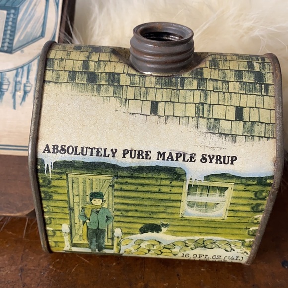 . Vintage 1984 Towle's Log Cabin Syrup Collection "Absolutely Pure Maple Syrup" - Picture 4 of 12